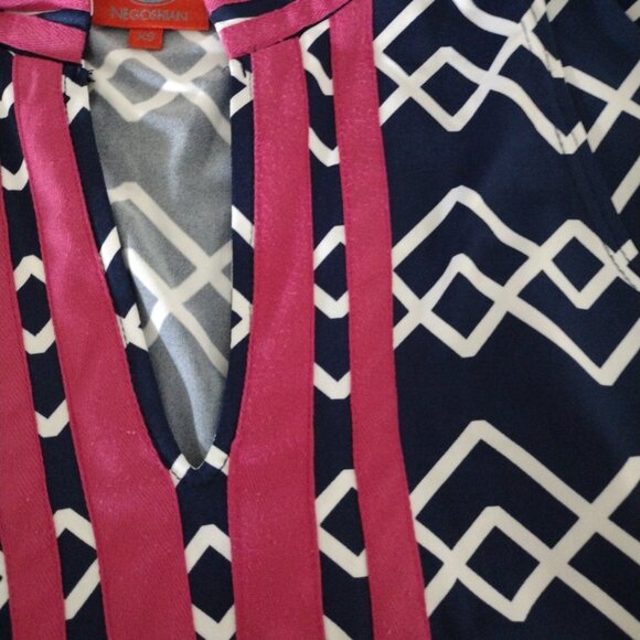 Tracy Negoshian Sleeveless Navy & Pink abstract V Neck Shift Dress, Size X-Small - Picture 3 of 10